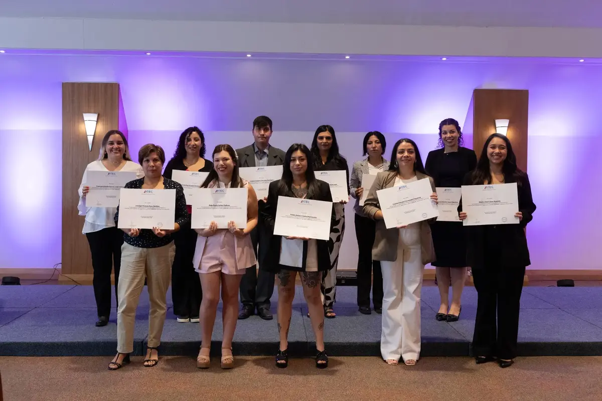 Estudiantes certificados del Diplomado Semipresencial en Masoterapia